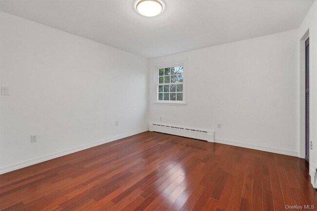 Building Photo - 1467 Goshen Turnpike