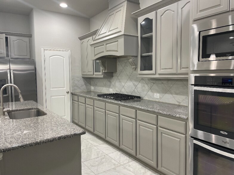 Building Photo - 6809 Helena Way