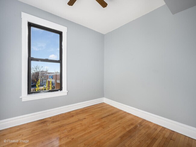 Building Photo - 4024 N Kedzie Ave