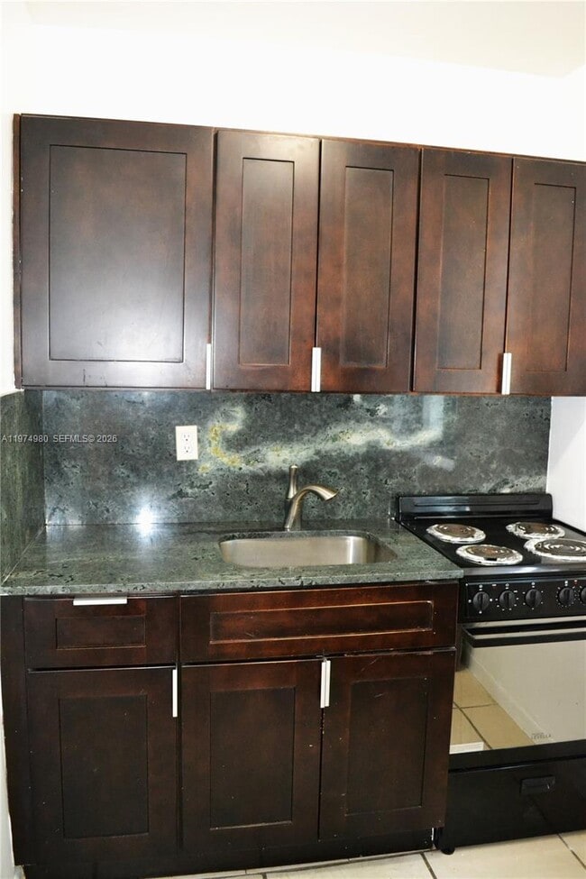 Building Photo - 1035 SW 4th St