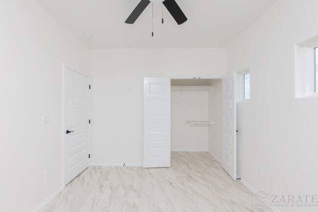 Building Photo - 200 Cub Cir