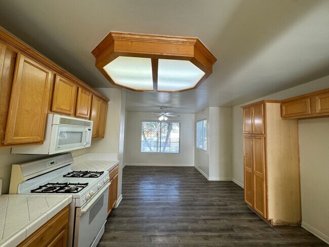 Building Photo - Beautiful home in Riverlakes Community