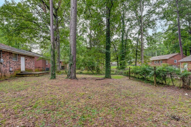 Building Photo - Newly Updated 3 Bedroom Home with Spacious...