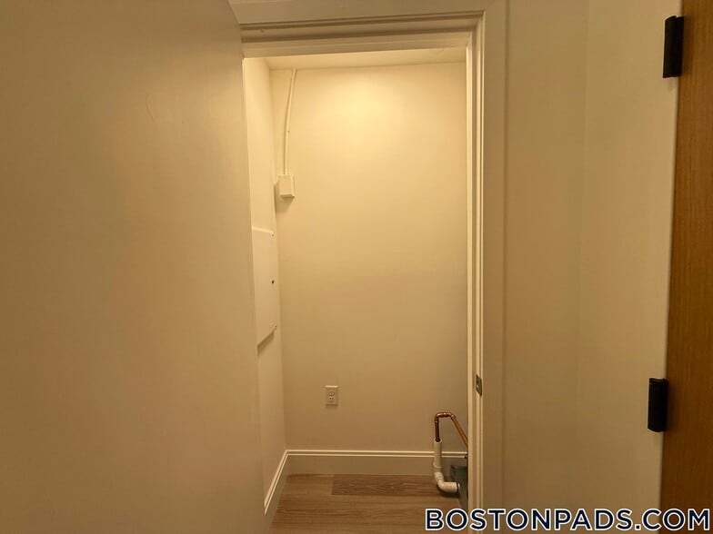 Building Photo - 1079 Commonwealth Ave