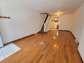 Building Photo - 2427 S Hicks St
