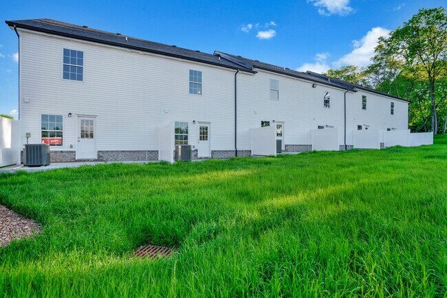 Building Photo - 68 Highland Blf Wy