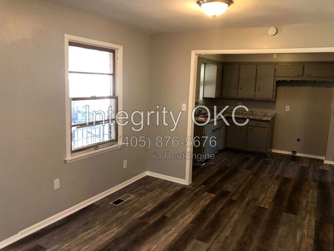 Building Photo - 2548 SW 48th St