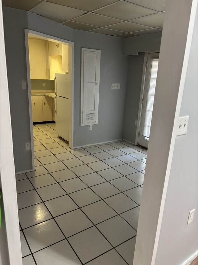 Building Photo - 2221 20th Ave