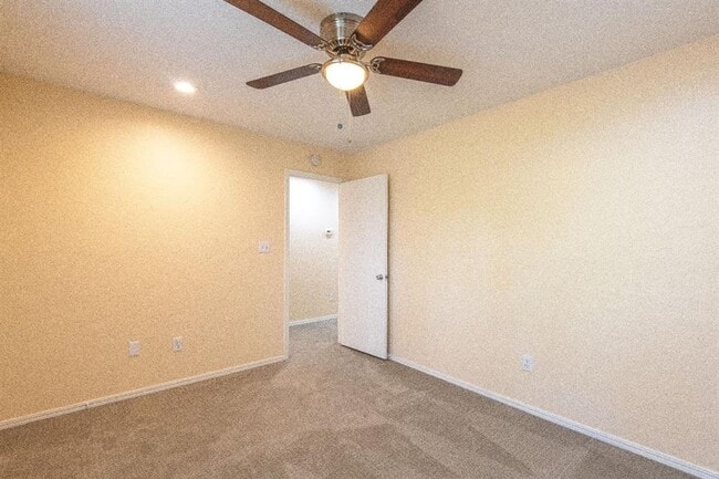 Building Photo - 613 Doe Trail