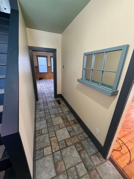 Building Photo - 127 Church Ave