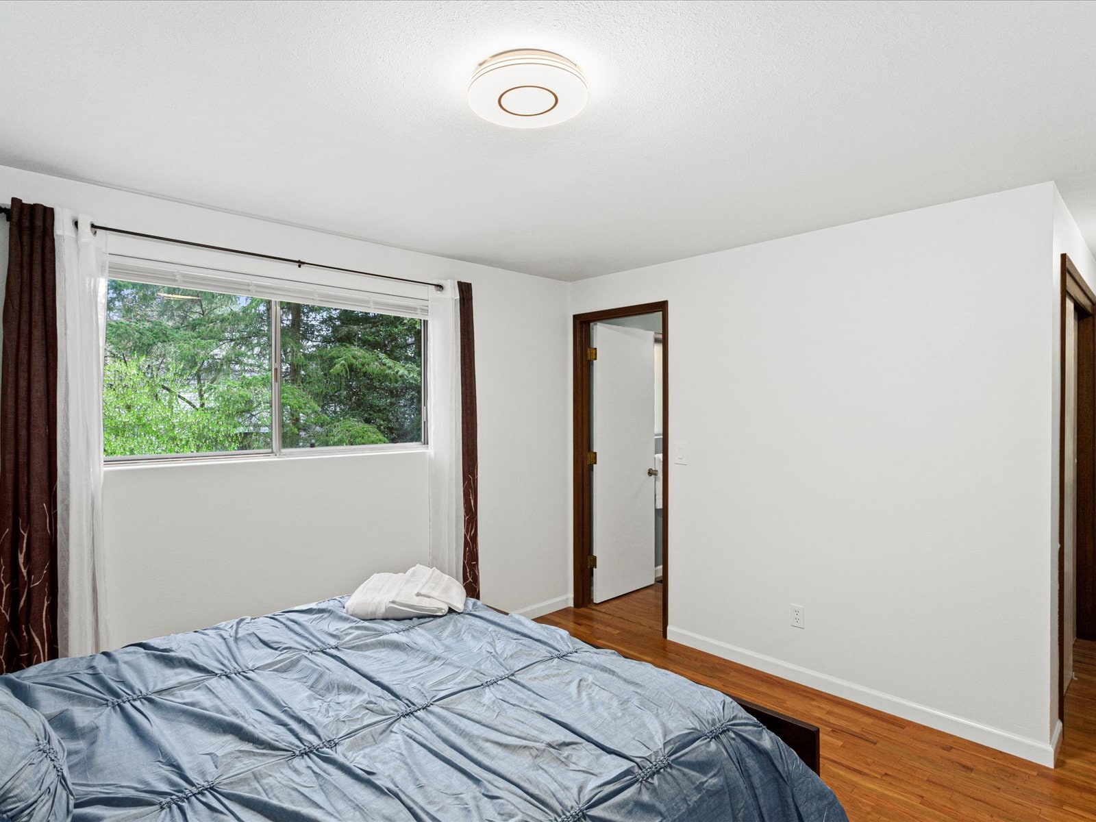 Building Photo - 16445 Ambaum Blvd S