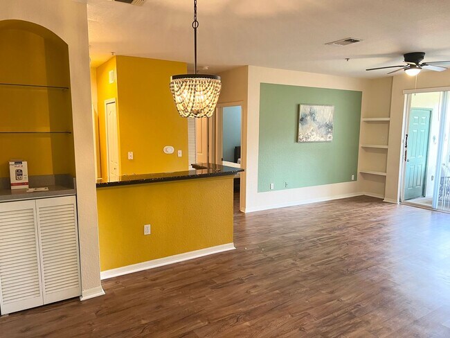 Building Photo - 2 Bedroom 2 Bath Condo For Rent in Kissimm...