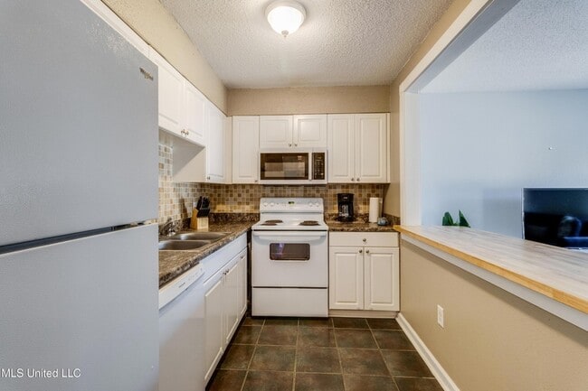 Building Photo - 245 Mc Donnell Ave