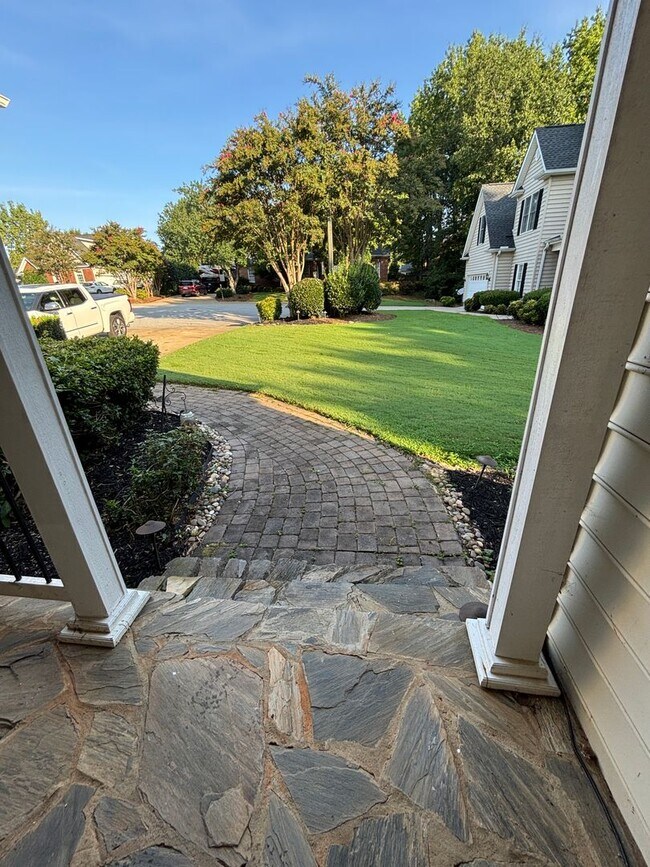Building Photo - 522 Saint Helene Ct