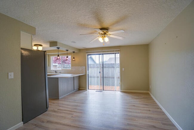 Building Photo - BEAUTIFUL THREE BEDROOM RANCH IN WEST LONGVIEW