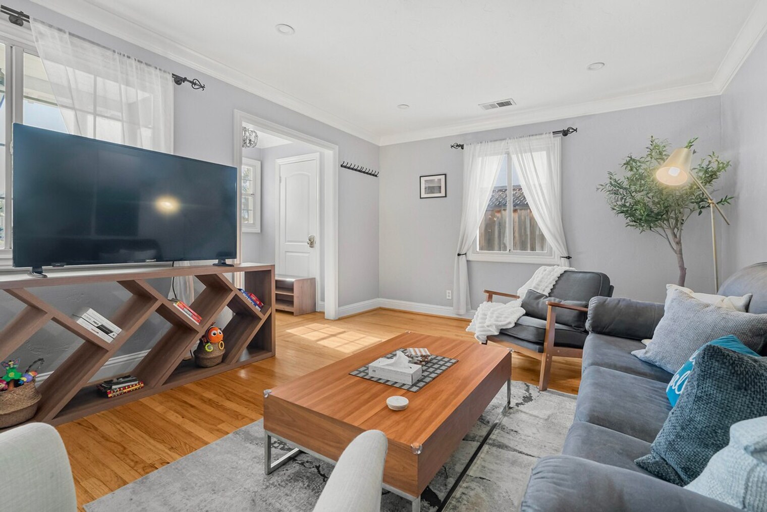 Building Photo - 2391 Shibley Ave