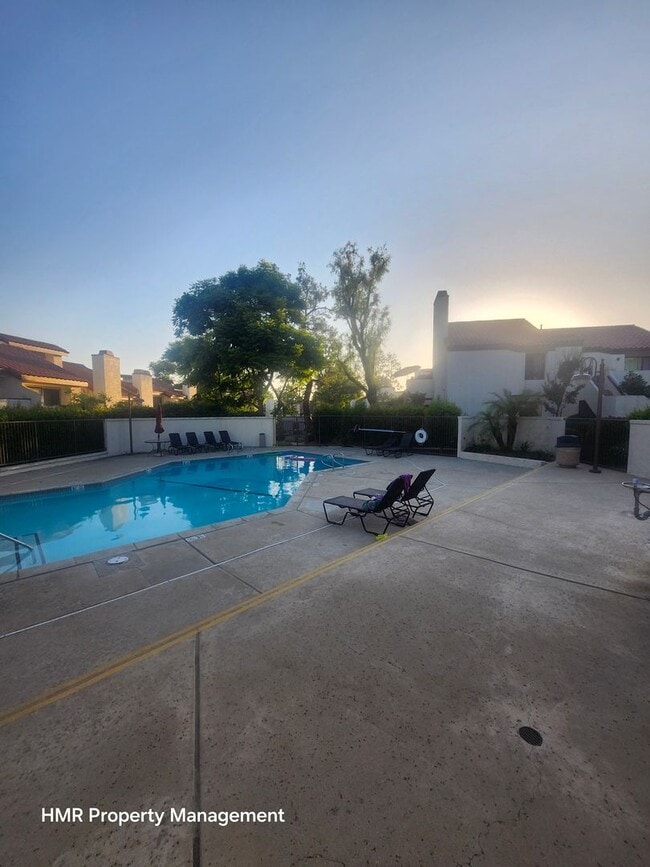 Building Photo - Beautiful 3-Bed, 3-Bath Condo in Prime Cla...