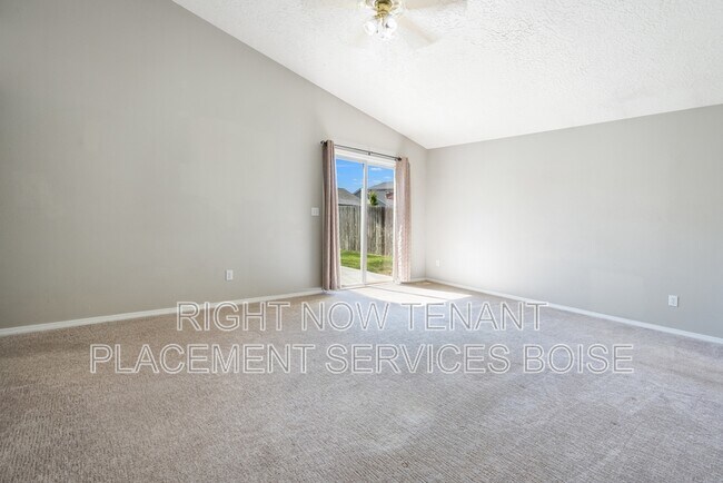 Building Photo - 14237 Carolina St
