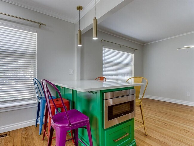 Building Photo - 2933 Cummings Dr