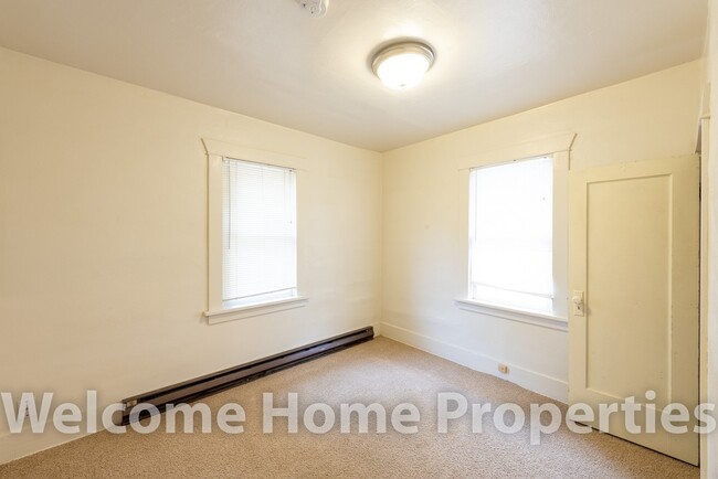 Building Photo - Cozy 2 Bedroom Apartment Close to WWU