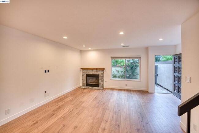 Building Photo - 535 Churchill Downs Ct