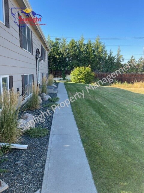 Building Photo - 2319 Alderson Ave