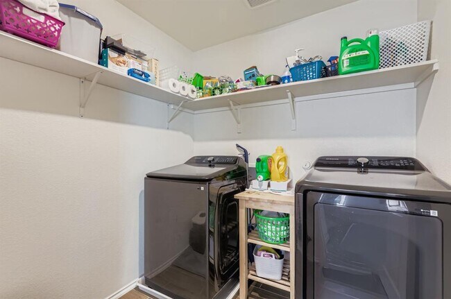 Building Photo - 3927 La Contenta Ln