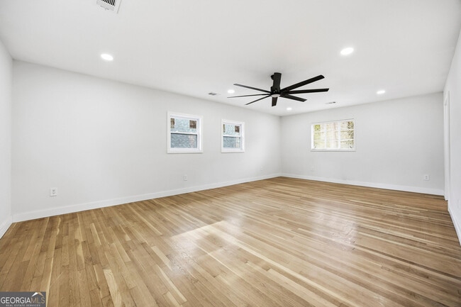 Building Photo - 42 W Belle Isle Rd NE