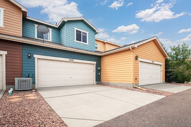 Building Photo - *Charming Gold Hill Mesa Townhome – 2 Bed ...