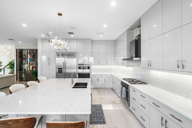 Building Photo - 8233 Crystal Downs Ave