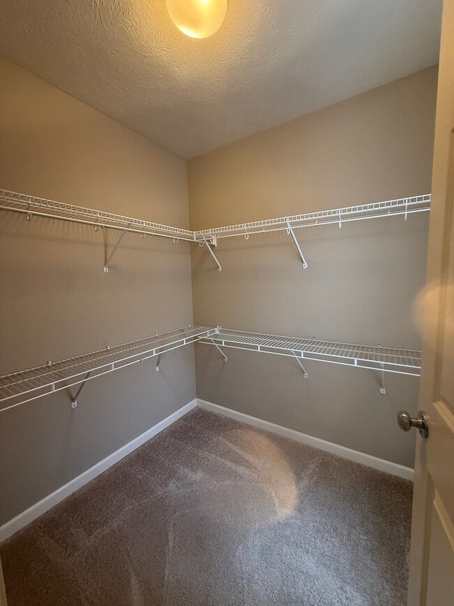 Building Photo - 1112 Ekstam Dr