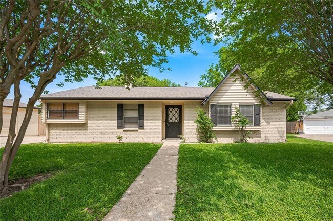 Primary Photo - 13506 Sherwood St