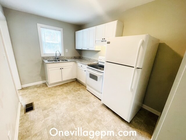 Kitchen - 909 Harris St