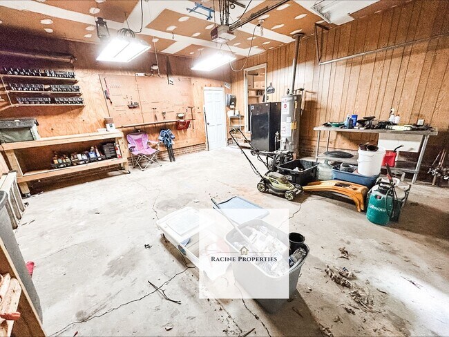 Building Photo - Your Wooded Oasis Awaits