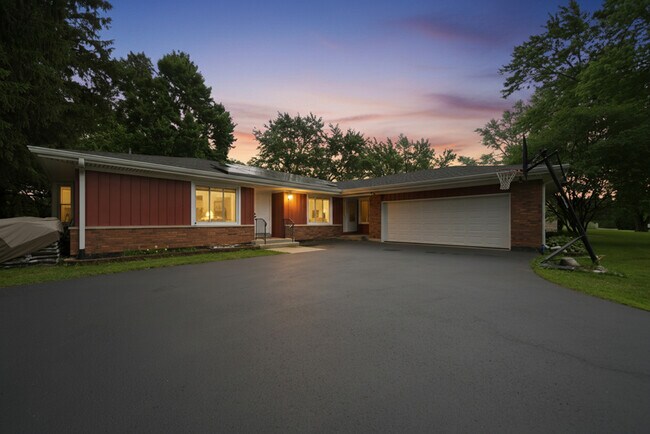 Building Photo - 152 Dunbar Ln