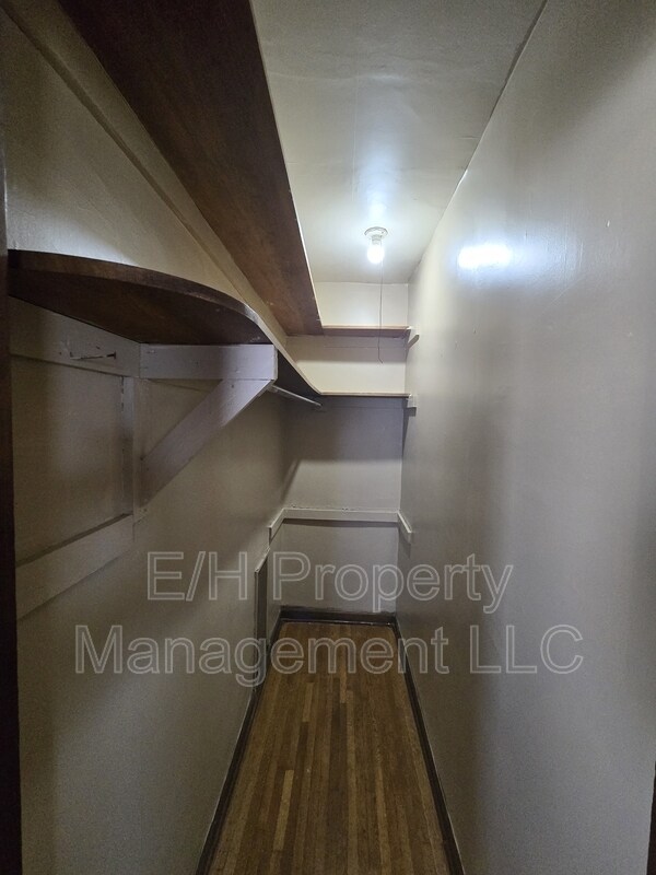Building Photo - 400 S Hydraulic Ave