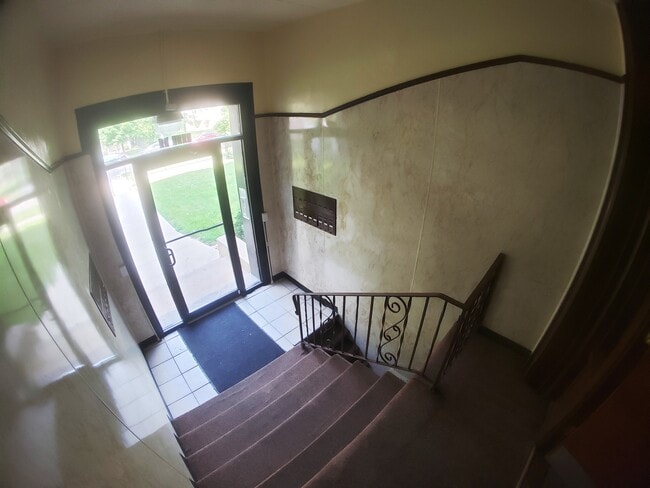 Building Photo - 6527 S Kimbark Ave