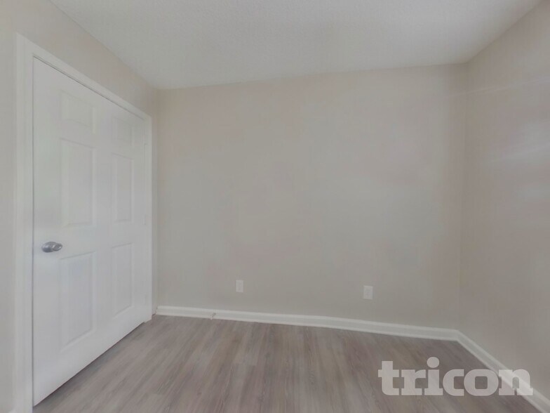 Building Photo - 8820 Kismet Dr