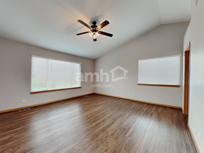 Building Photo - 10144 Ashley St
