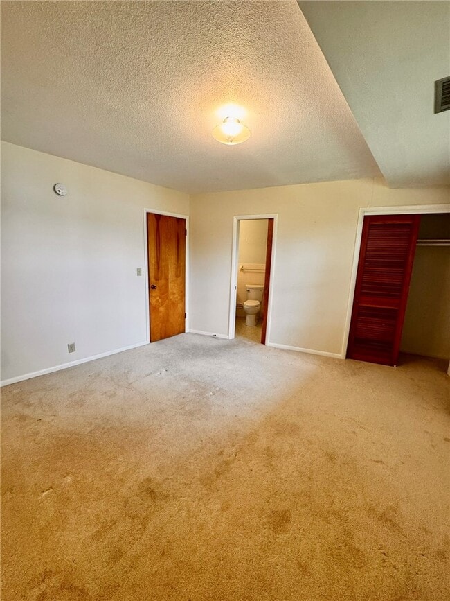 Building Photo - 15344 Dutchmans Dr