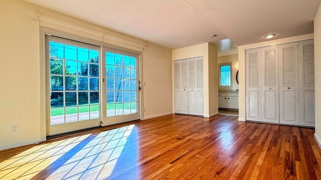 Building Photo - 4BD/2BA – Bright Los Altos cul-de-sac home...