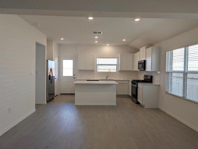 Building Photo - 107 Imola St