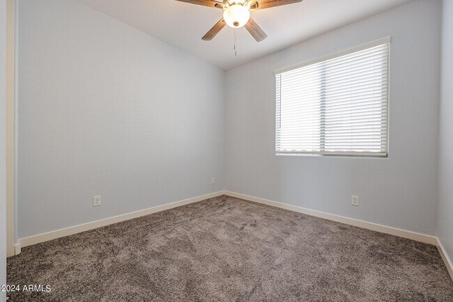 Building Photo - 16382 W Questa Dr