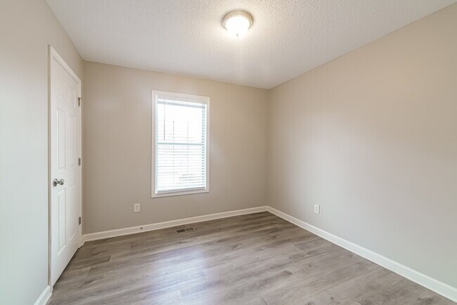 Building Photo - 412 Ivy Crest Dr