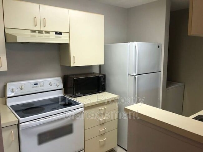 Building Photo - 465 Forestway Cir