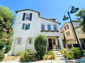 Building Photo - 710 S San Fernando Blvd