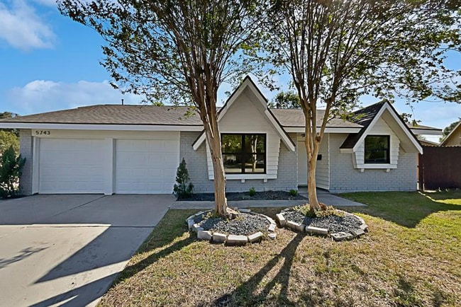 Building Photo - 5743 Ludington Dr