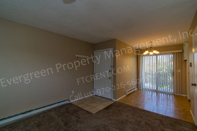 Building Photo - Great 2 bed 1 bath Condo in a Great Location!
