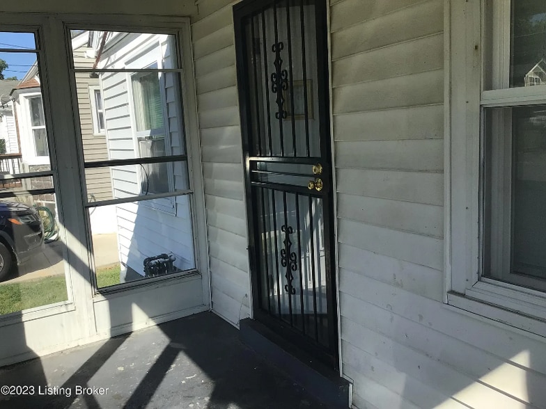 Building Photo - 323 N 38th St