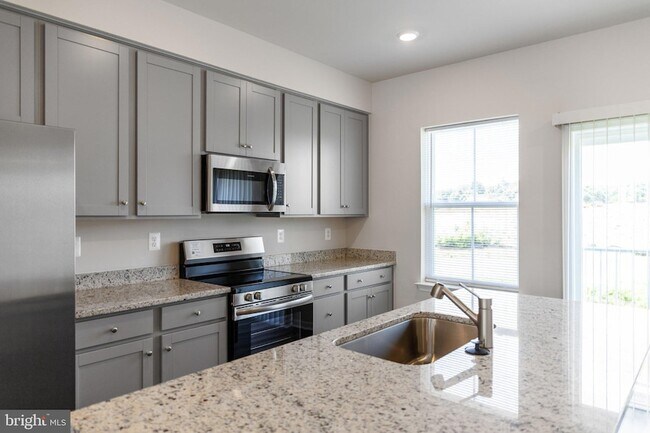 Building Photo - 105 Milburn Dr